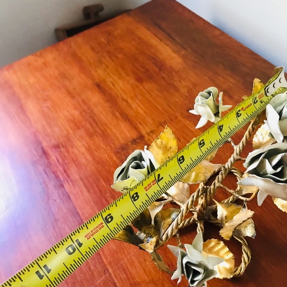 Vintage Hollywood regency Italian gilt tile metal rose candelabra - Picture 5 of 9